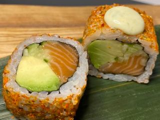 42A- California Spicy Salmón (8 pzs.)