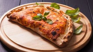 16 Calzone Carne (Mediana)