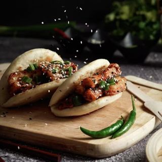 21H. Pan Bao Con Ternera Estofado