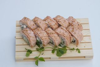 Uramaki Philadelphia grill roll