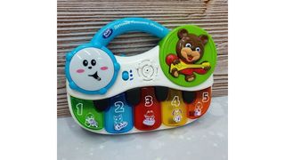 Многофункциональное пианино Умняга с музыкальным и световым эффектом