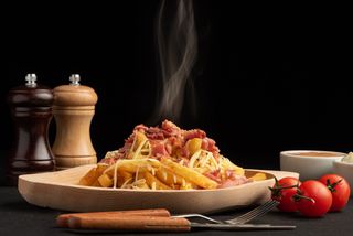 Cartoti prăjiti cu cascaval ras si ceafa afumata