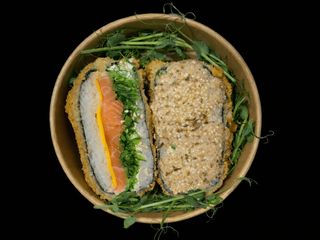 SUSHI BURGER Łosoś Wakame