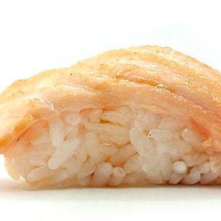 Nigiris Salmón flambeado x4