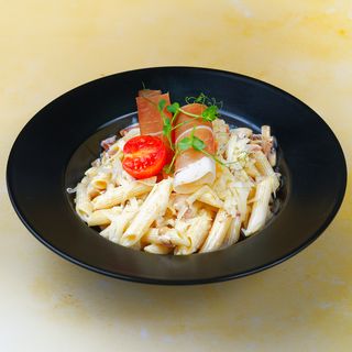 Pasta sa piletinom i pršutom