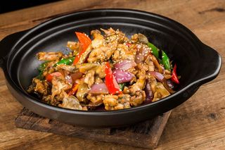 Stir-fried sizzling pork