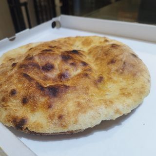 Focaccia con salsiccia e stracchino