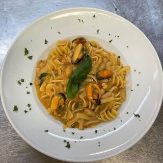 Pasta mista con fagioli e cozze