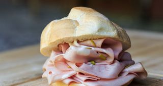 Panino mortadella e mozzarella