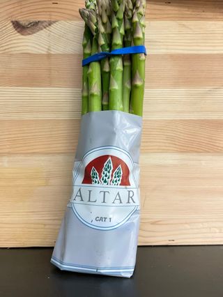 Asparagi al mazzo
