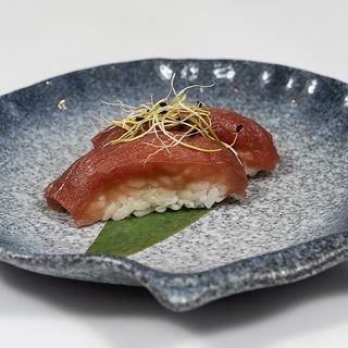 96.- Sushi Atún