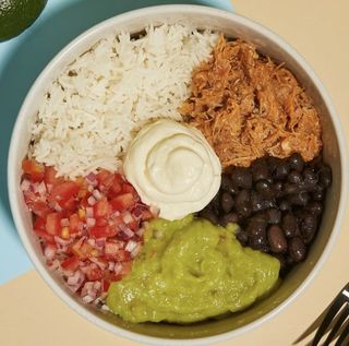 Bowl de carnitas(cerdo marinado y mechado)