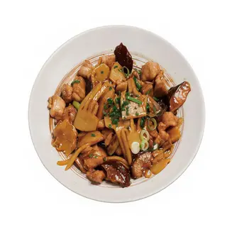 Wok de pollo con bambú y setas