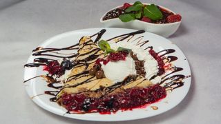 Palačinka sa eurokremom, plazmom i višnjom