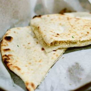 Pan Con Frutos Secos ( Peshawari naan ) 