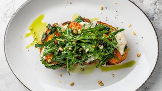 Тартин с томатами и  моцареллой 