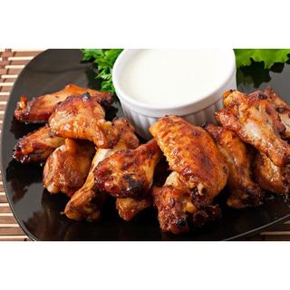 Alitas De Pollo Con Patatas (5 Uds.)