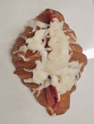 Круасан запечений Пепероні