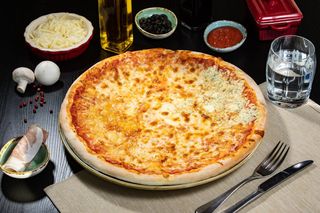 Pizza Quattro Formaggi Ø 32cm