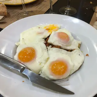 Huevos Con Picadillo