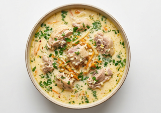 Ciorbă rădăuțeană (carne pui cu os)