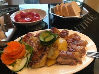 Teleće pečenje - specijalitet kuće 