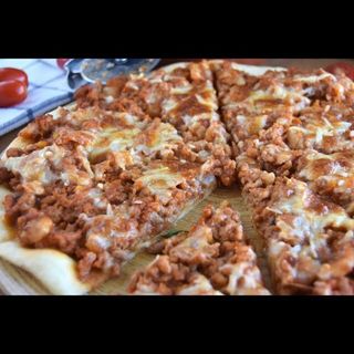 Pizza De Boloñesa