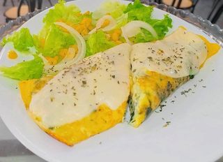 Omelete de Queijo com Espinafres