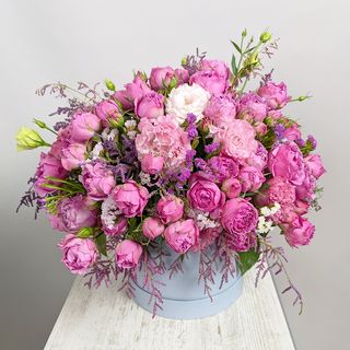 კომპოზიცია ვარდებით ლურჯ ყუთში 3009