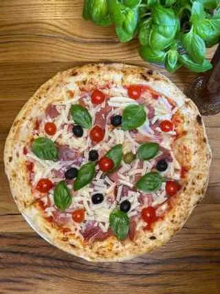 PIZZA SALVATOR SPECIAL