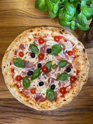 PIZZA SALVATOR SPECIAL