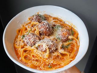 Лінгвіні з мітболами (400г)