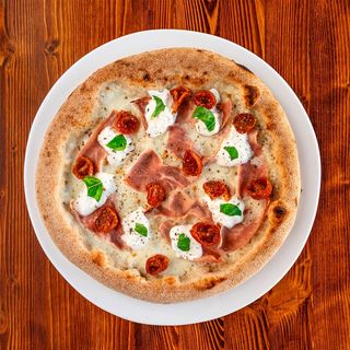 Pizza Cotto e burrata