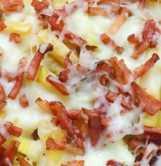 Patatas Con Queso beicon y roquefort