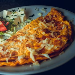 Omlet sa sirom i šunkom