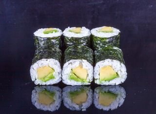 Хосомаки Авокадо (6бр-115г)