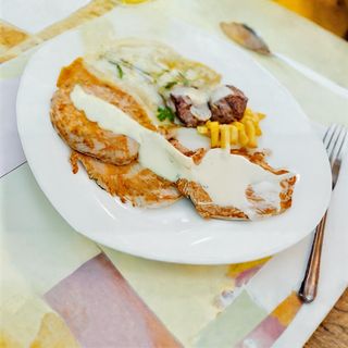 Свинско бон филе с топено сирене (350г)