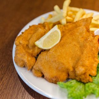 Milanesa de Pollo (300gr) con patatas fritas