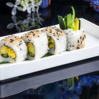 U009.Uramaki verdure style