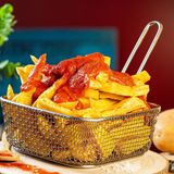 Patatas bravas salsa castiza