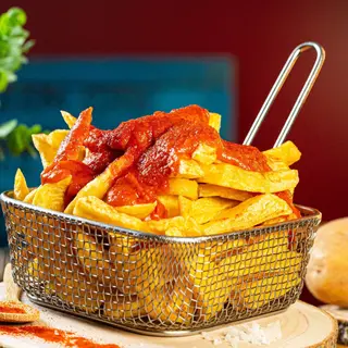 Patatas bravas salsa castiza