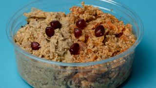 ნიგვზიანი კომბოსტოს და სტაფილოს სალათა