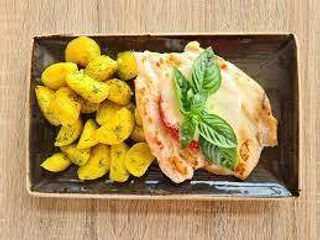 Пилешки завивки с картофи соте (500г)