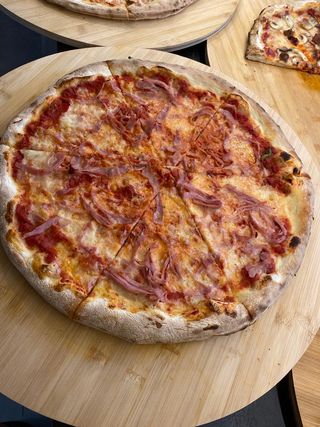 Pizza De Jamón (Mediana)