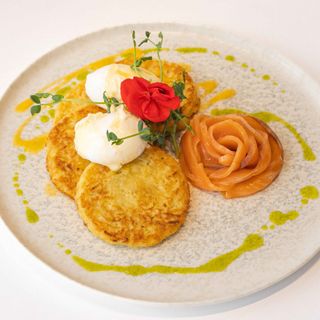 Хашбраун с яйцом пашот