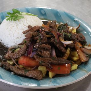 Lomo saltado