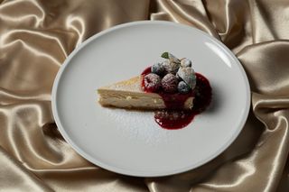 Cheesecake cu sos zmeura