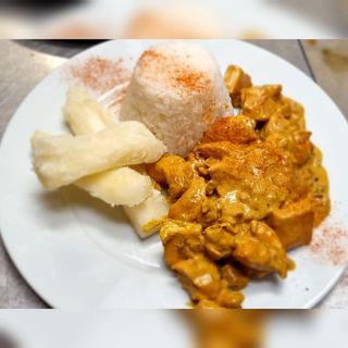 POLLO AL CURRY