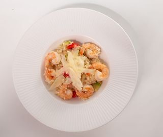 Ризото скариди, тиквички и чери домати (300г)