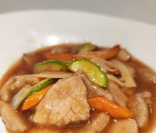 Manzo con verdure miste